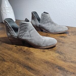 Vince Camuto Ankle Bootie‎ Womens Size 11M/43 Pevista Gray Suede